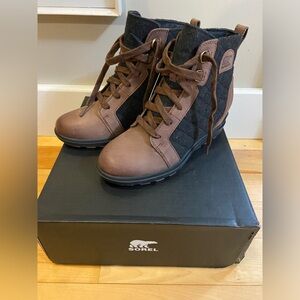 NWT Sorel Evie II NW Lace. Size 7.5 Tobacco, Black color.